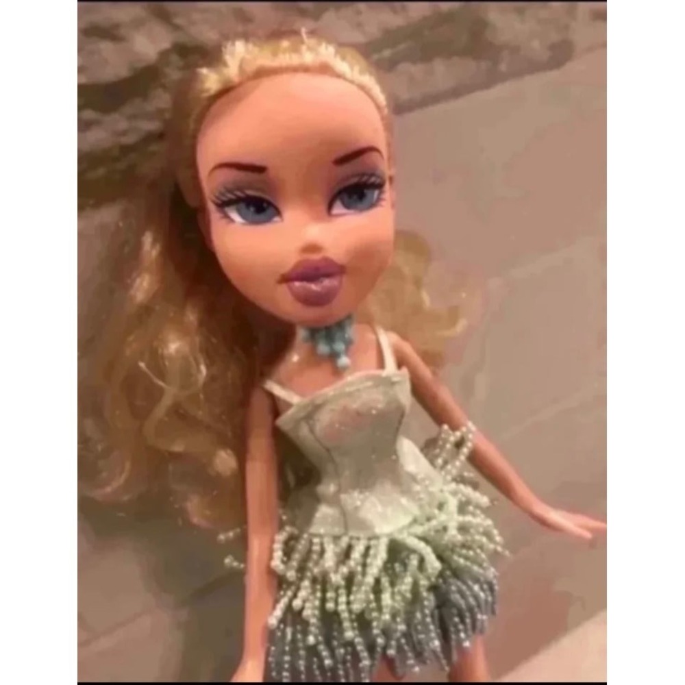 Bratz MGA Hollywood Style Cloe Doll